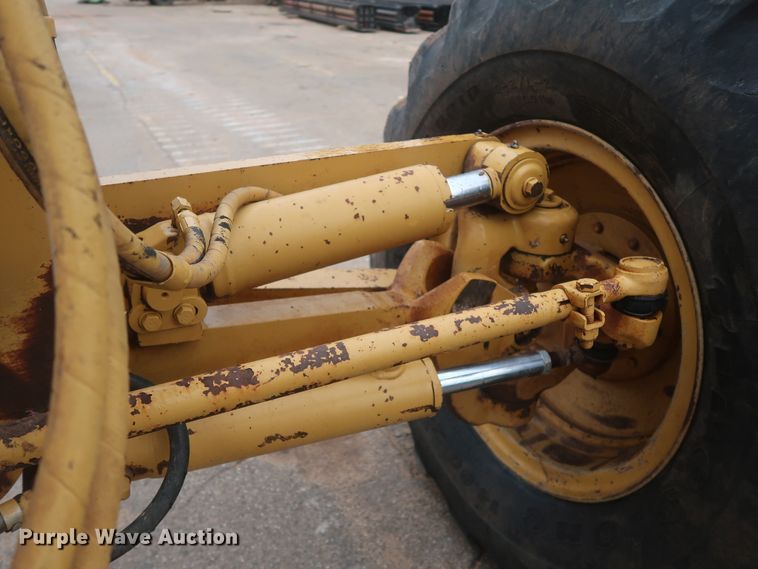 image for item DH0965 2001 Caterpillar 140H VHP  motor grader