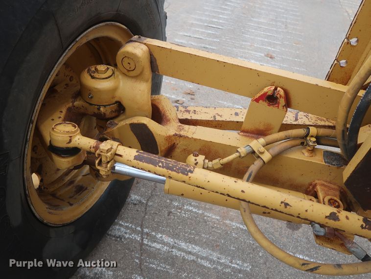 image for item DH0965 2001 Caterpillar 140H VHP  motor grader