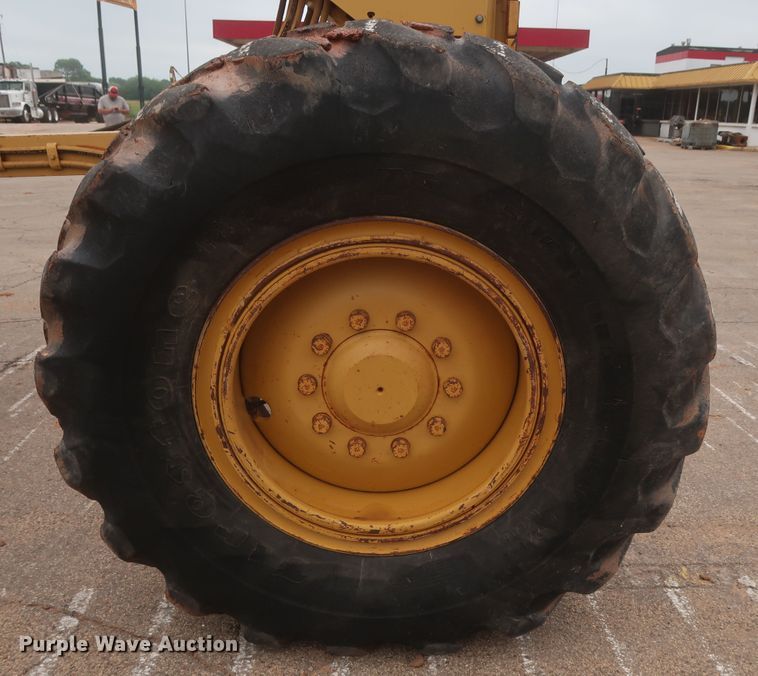 image for item DH0965 2001 Caterpillar 140H VHP  motor grader