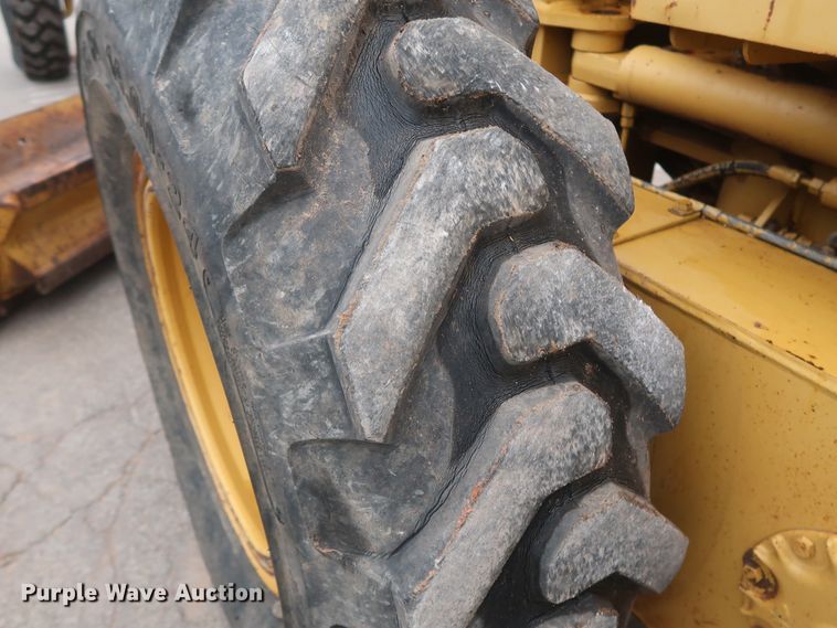 image for item DH0965 2001 Caterpillar 140H VHP  motor grader