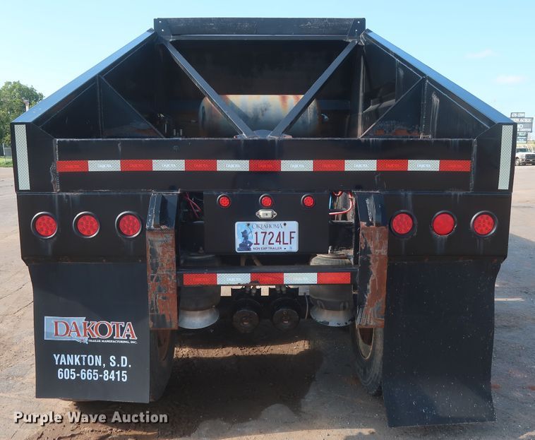 image for item HT9660 2013 Dakota bottom dump trailer