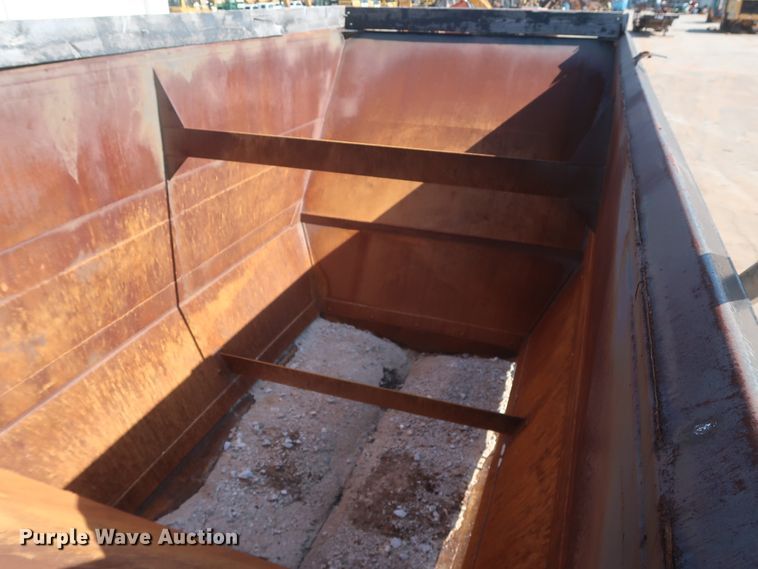 image for item HT9660 2013 Dakota bottom dump trailer