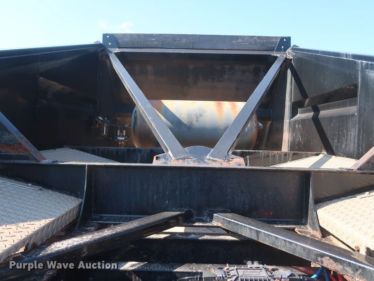 image for item HT9660 2013 Dakota bottom dump trailer