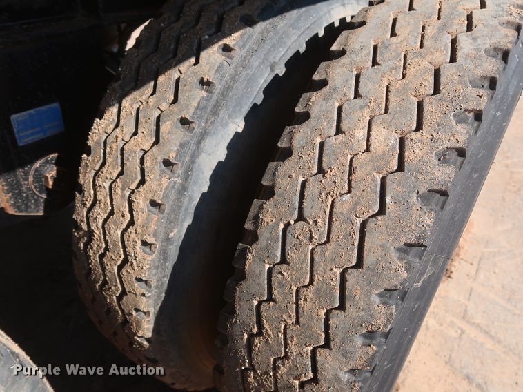 image for item HT9660 2013 Dakota bottom dump trailer