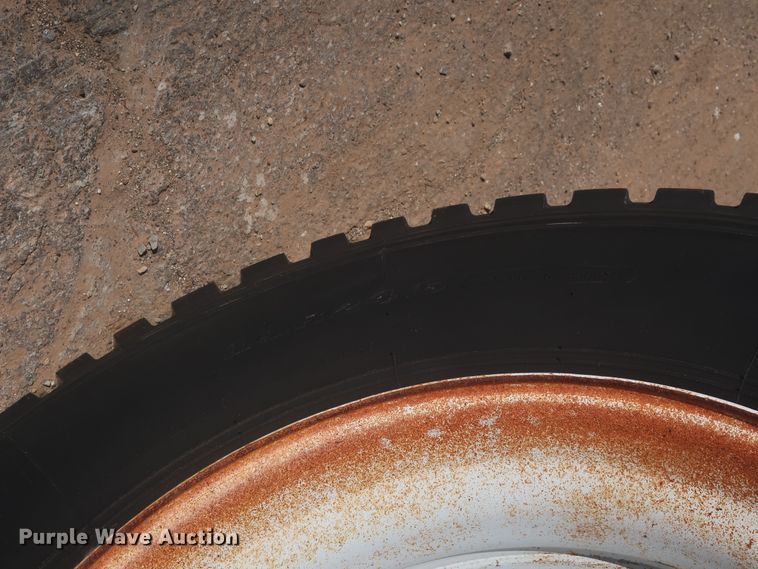 image for item HT9660 2013 Dakota bottom dump trailer