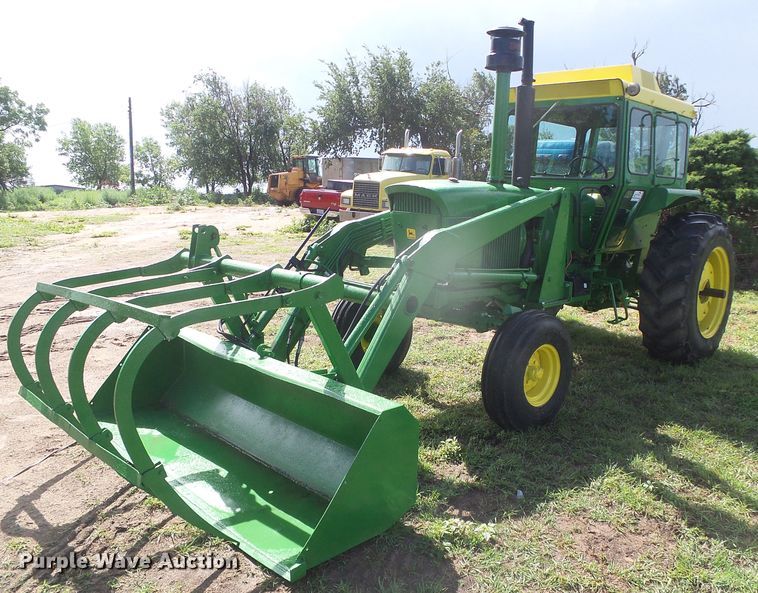 image for item DD0394 1972 John Deere 4320  tractor