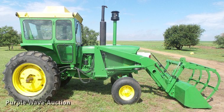 image for item DD0394 1972 John Deere 4320  tractor