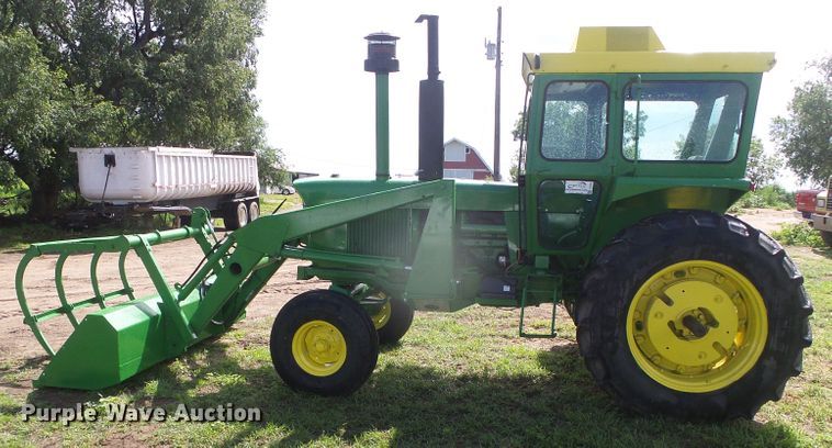 image for item DD0394 1972 John Deere 4320  tractor