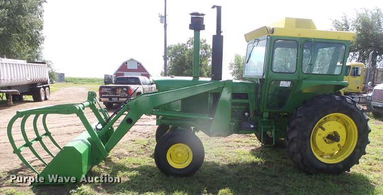 image for item DD0394 1972 John Deere 4320  tractor