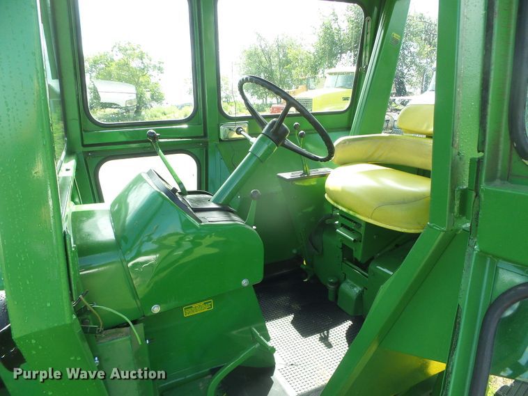 image for item DD0394 1972 John Deere 4320  tractor