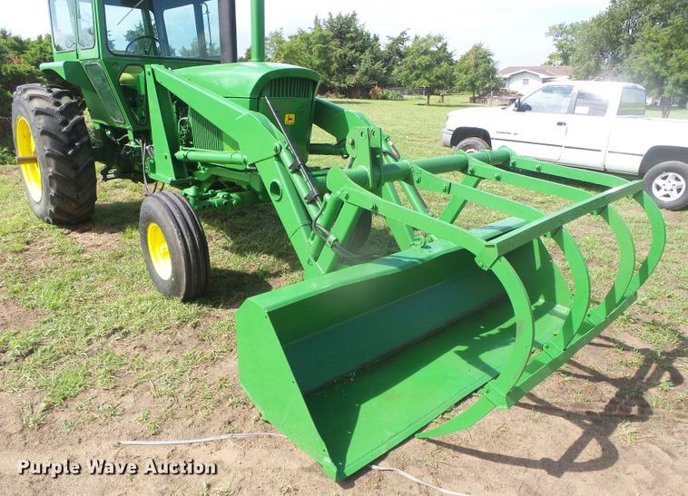 image for item DD0394 1972 John Deere 4320  tractor