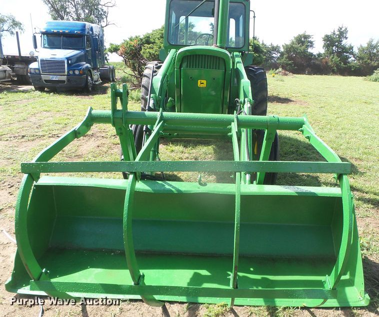 image for item DD0394 1972 John Deere 4320  tractor