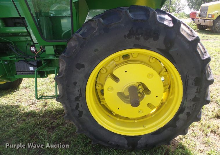 image for item DD0394 1972 John Deere 4320  tractor