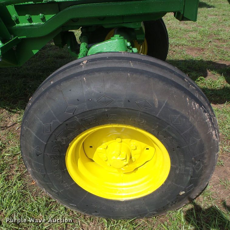 image for item DD0394 1972 John Deere 4320  tractor