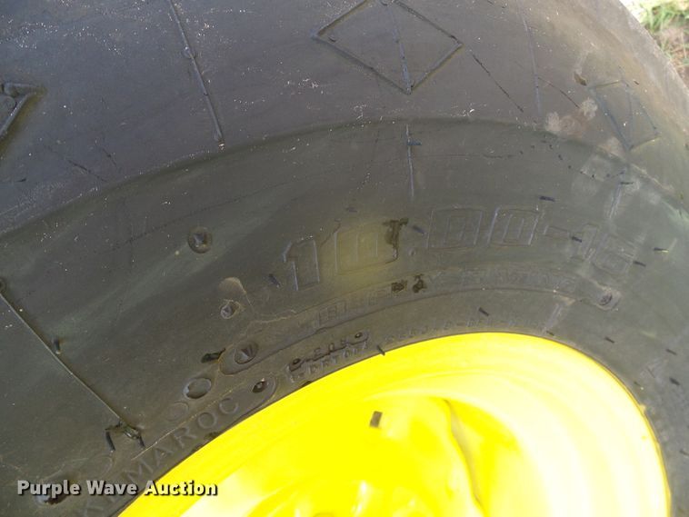 image for item DD0394 1972 John Deere 4320  tractor