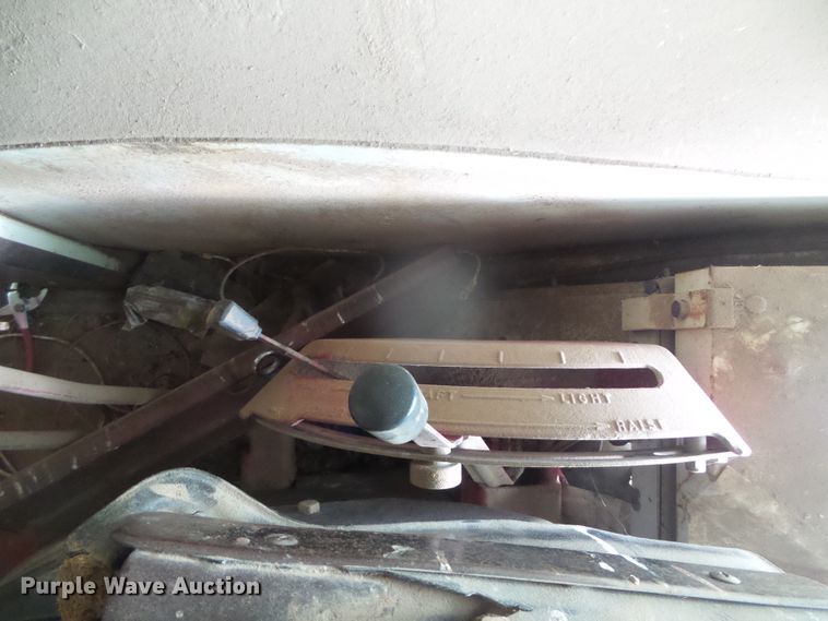 image for item DD0401 International 1066  tractor