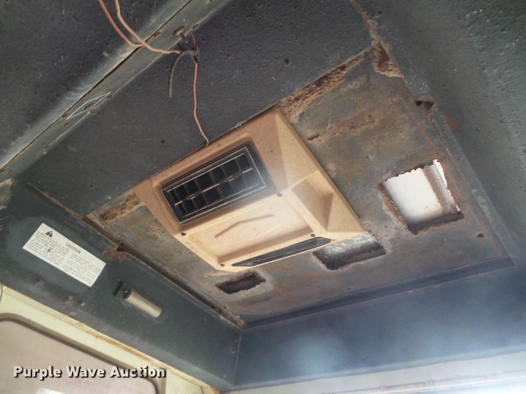 image for item DD0401 International 1066  tractor