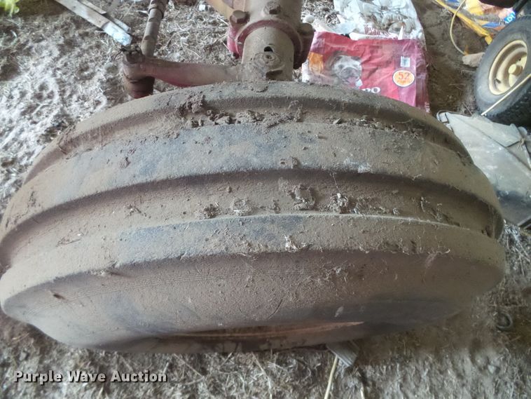 image for item DD0401 International 1066  tractor