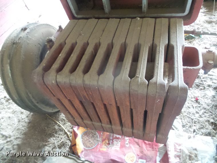 image for item DD0401 International 1066  tractor