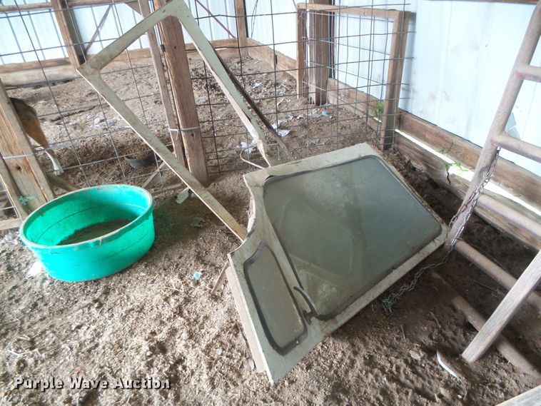 image for item DD0401 International 1066  tractor