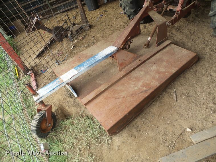 image for item DD0401 International 1066  tractor