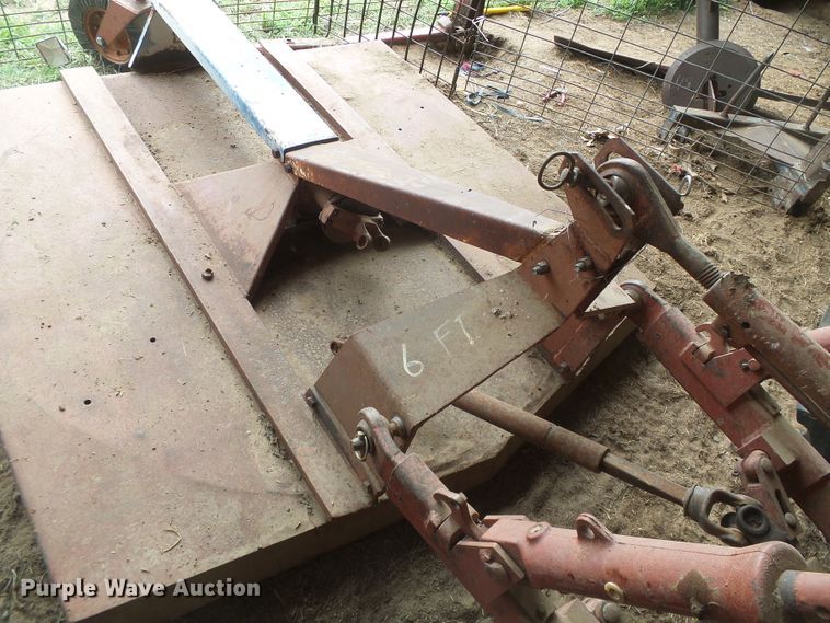 image for item DD0401 International 1066  tractor