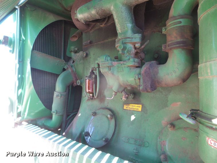 image for item DD0416 1941 Oliver 99  tractor