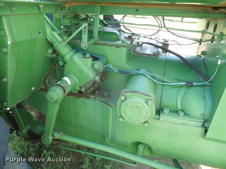 image for item DD0416 1941 Oliver 99  tractor