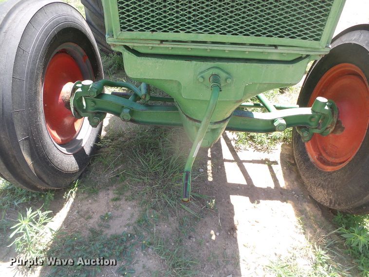 image for item DD0416 1941 Oliver 99  tractor