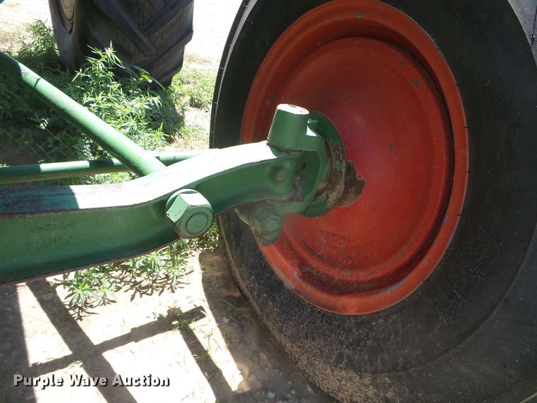 image for item DD0416 1941 Oliver 99  tractor