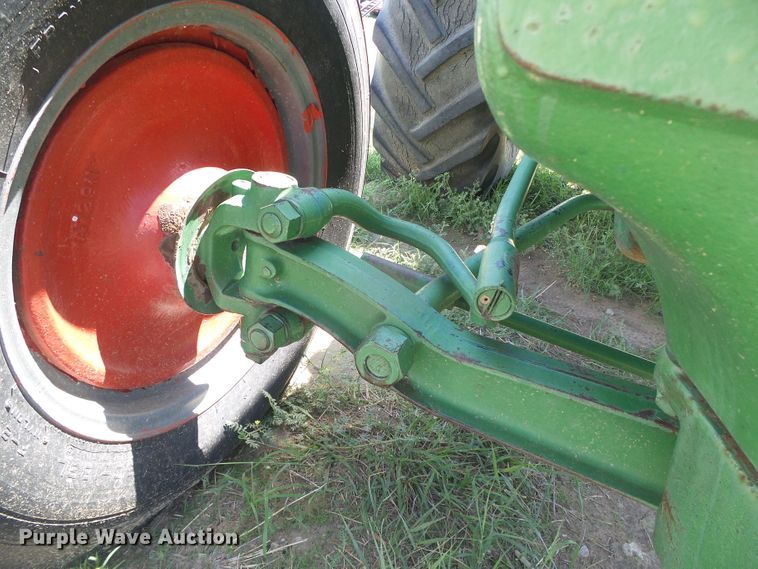 image for item DD0416 1941 Oliver 99  tractor