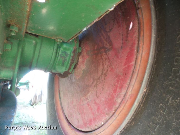 image for item DD0416 1941 Oliver 99  tractor