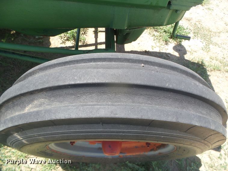 image for item DD0416 1941 Oliver 99  tractor