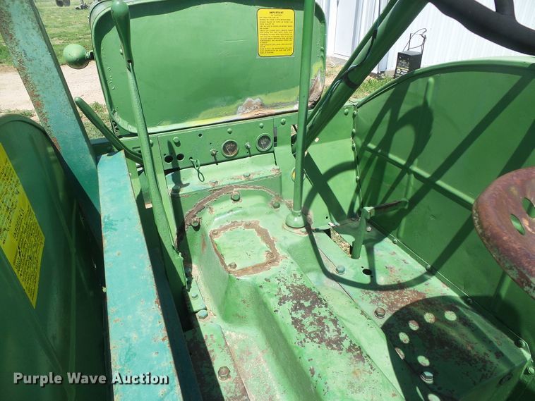 image for item DD0416 1941 Oliver 99  tractor