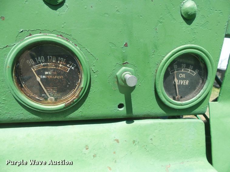 image for item DD0416 1941 Oliver 99  tractor