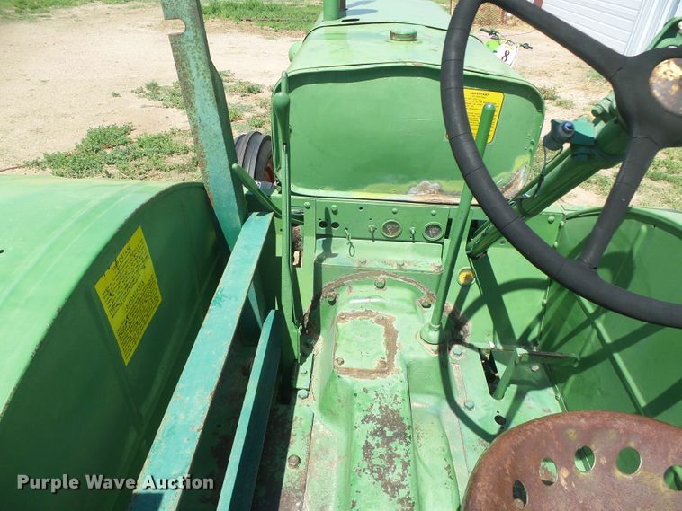 image for item DD0416 1941 Oliver 99  tractor