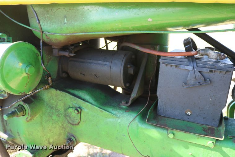 image for item DD5397 1960 John Deere 435  tractor