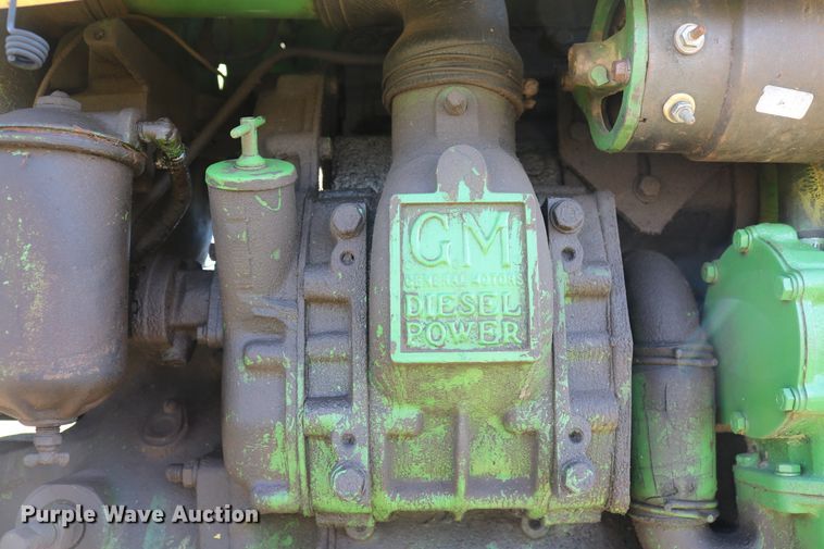 image for item DD5397 1960 John Deere 435  tractor