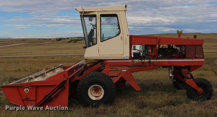 image for item DD6135 Hesston 6600  windrower
