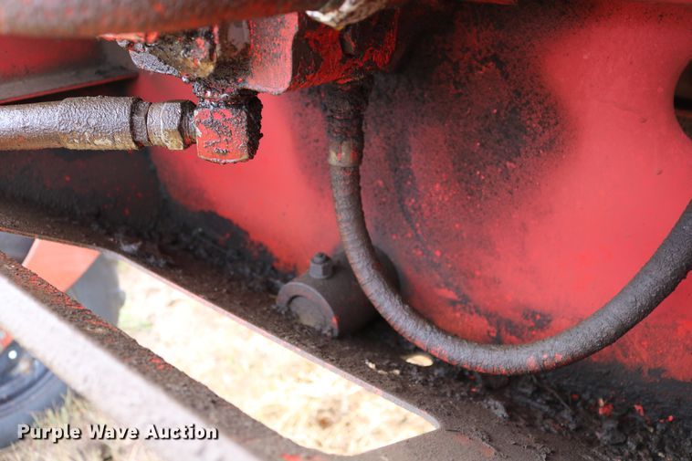 image for item DD6135 Hesston 6600  windrower