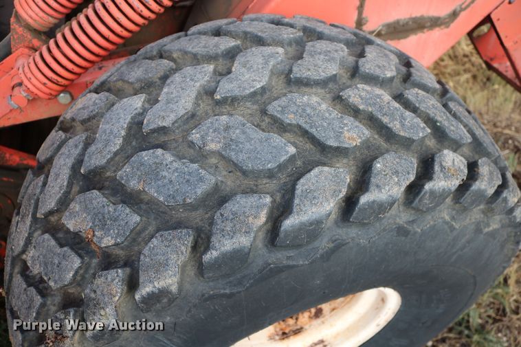 image for item DD6135 Hesston 6600  windrower