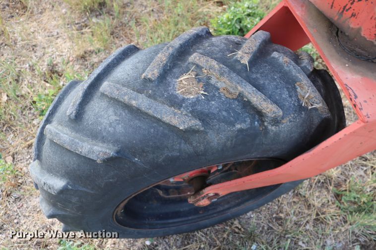 image for item DD6135 Hesston 6600  windrower