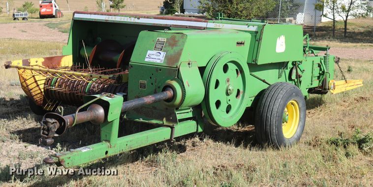image for item DD6136 1985 John Deere 347  small square baler