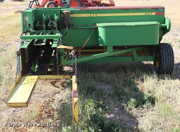 image for item DD6136 1985 John Deere 347  small square baler