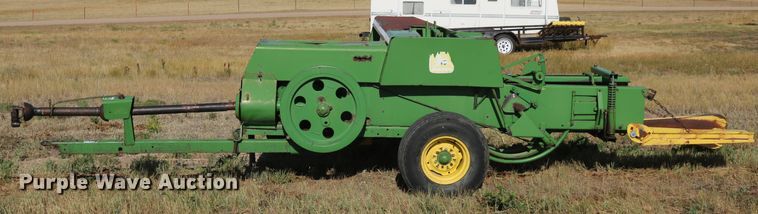 image for item DD6136 1985 John Deere 347  small square baler