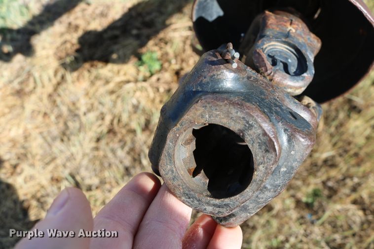 image for item DD6136 1985 John Deere 347  small square baler