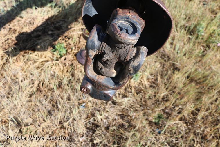 image for item DD6136 1985 John Deere 347  small square baler