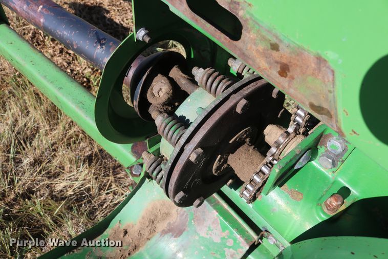 image for item DD6136 1985 John Deere 347  small square baler