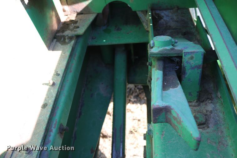 image for item DD6136 1985 John Deere 347  small square baler