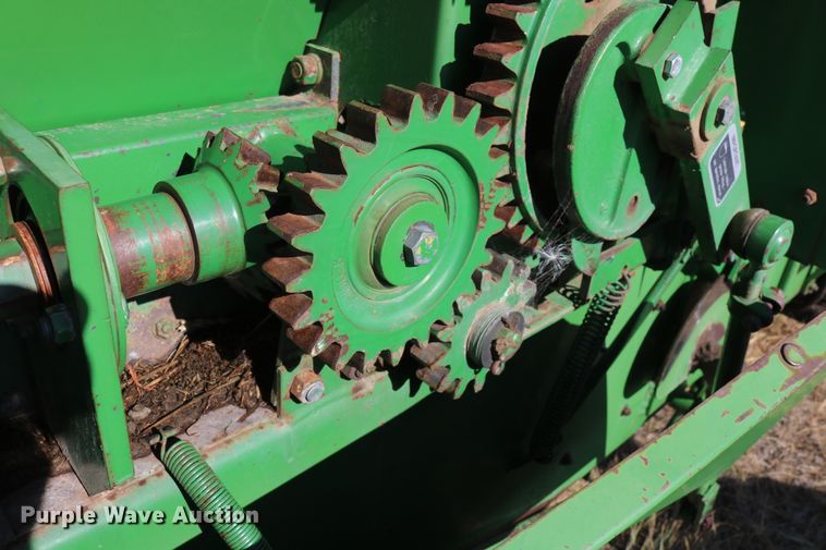 image for item DD6136 1985 John Deere 347  small square baler